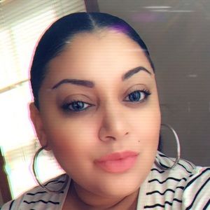 Meet your Posher, Cinthia